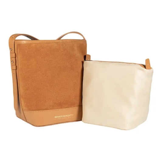 RB1031CQ  | Borsa Donna a Secchiello BRENDA in Vera Pelle Made in Italy. Accessori in metallo Oro Lucido - Colore Cuoio - Dimensioni: cm 25 x 23,5 x 17-1